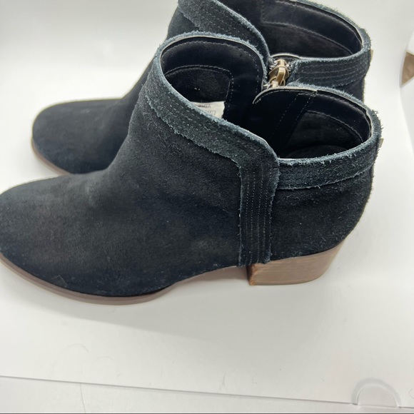 KOOLABURRA by UGG Women's Suede Thia
Ankle Boot US Size 6.5 - Picture 6 of 11
